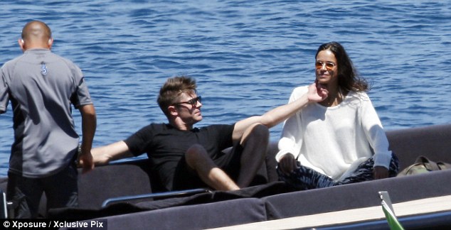 article-2683108-1F7355BF00000578-970_634x324