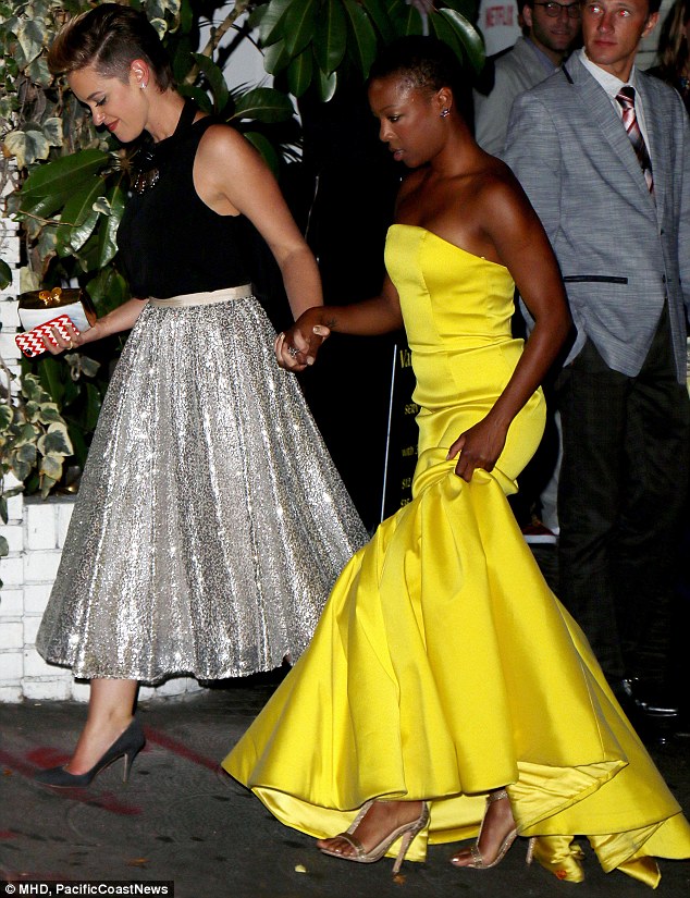 article-2734938-20D2F00A00000578-22_634x825