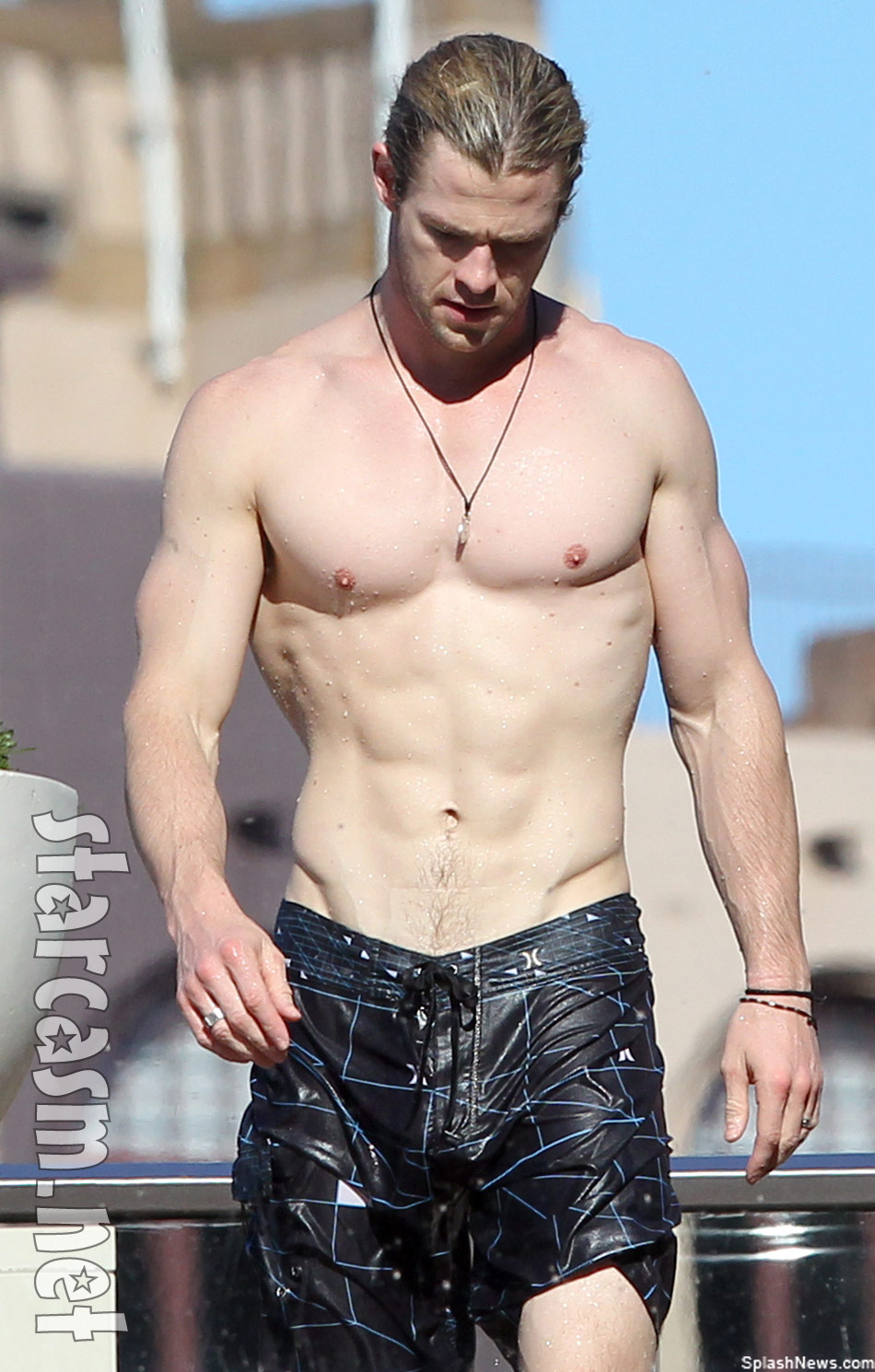 Chris Hemsworth Shirtless Down Under Gcn Gay Ireland News Entertainment