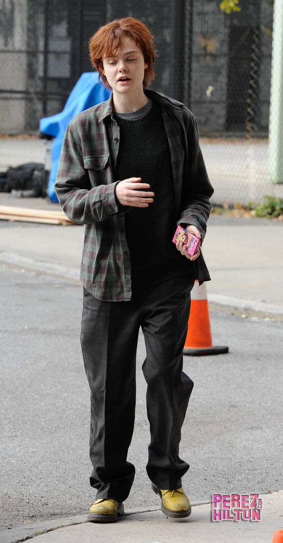 Elle Fanning on set Three Generations