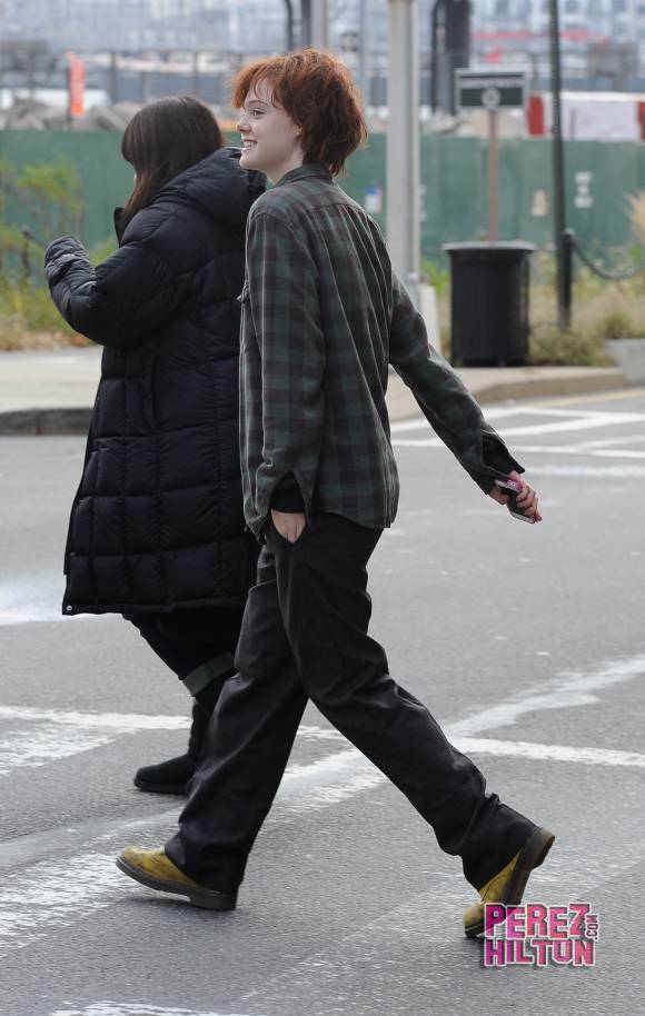 Elle Fanning on set Three Generations