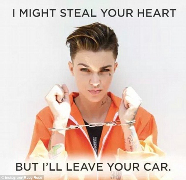 article-2664850-1F0299BC00000578-644_634x612