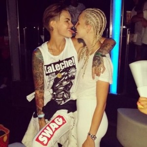 328c261d9797e4ee75f3599379f0a103