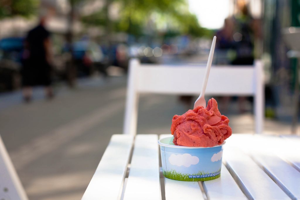 Pink Ice-cream on a table - obviously somebody read GCN's top 5 romantic date ideas: Dublin guide