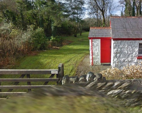 The white cottage side entrance with a red door one of the Irish Landmark Trust venues - the same Irish Landmark Trust who has a Valentine's Giveaway