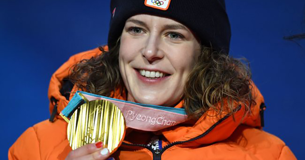 Ireen Wüst winning the gold medal at the Winter Olympics