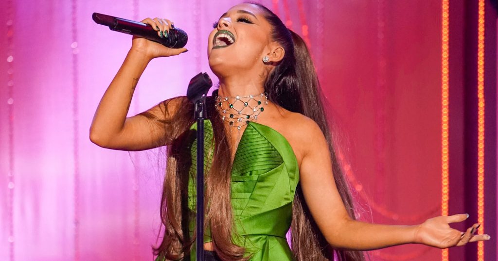 Ariana Grande sings Wicked