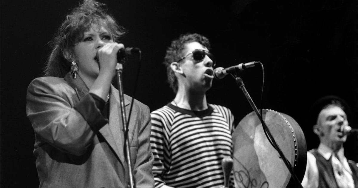 The Pogues and Kirsty McColl performing Fairytale Of New York live on stage