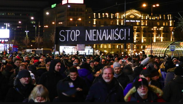 Vigil in Warsaw, Poland after the murder of Pawel Adamowicz.