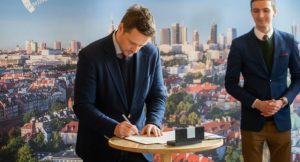 Mayor Trzaskowski signs a historic LGBT+ declaration, unleashing criticism from Warsaw homophobes.