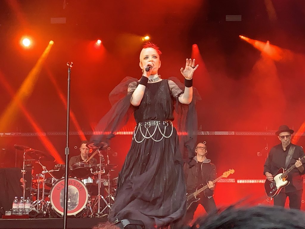 Shirley Manson from Garbage singing