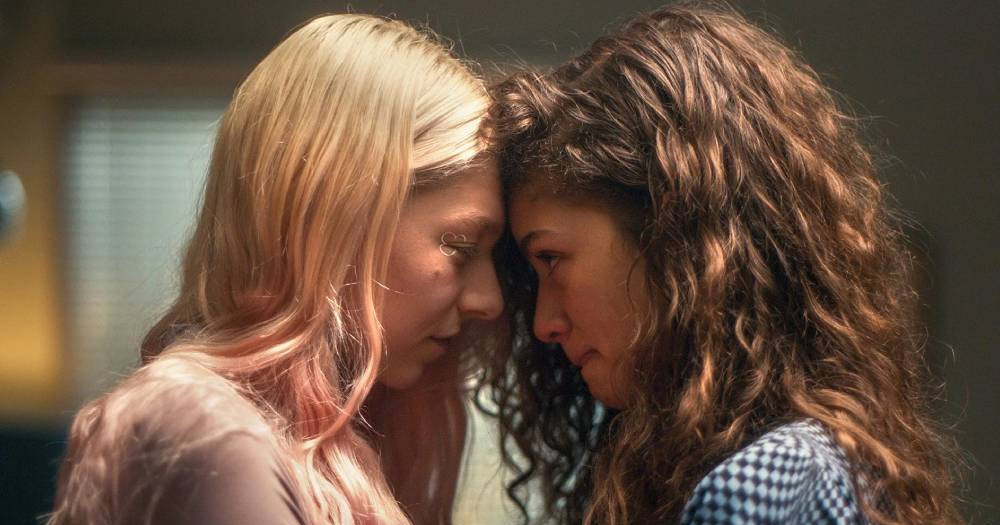 Jules and Rue of the show "Euphoria" with their heads together. Trans people in show business