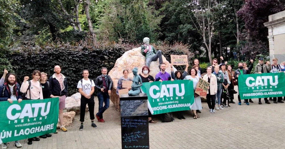 CATU caucuses, how campaign for housing rights, gathered in front of Oscar Wilde statue in Merrion Square.