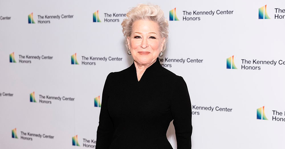 Portrait of Bette Midler who published an anti-Trans tweet.
