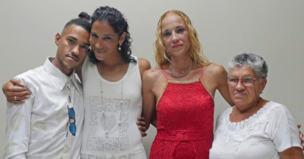Couple Liusba Grajales and Lisset Díaz pictured on the day of their wedding in Cuba.