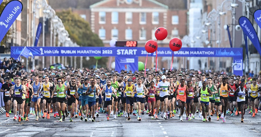 Wideshot of the start of the Dublin Marathon 2022.