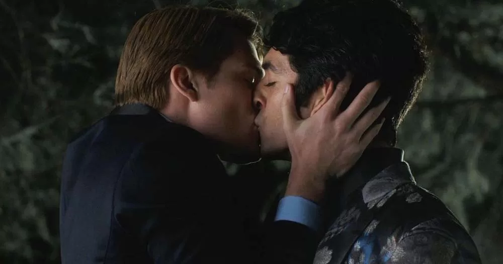 Two actors kissing as part of the Red White and Royal Blue trailer