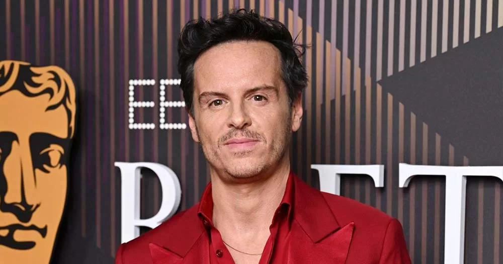 Photo of Andrew Scott wearing a red shirt where he was interviewed by BBC on the red carpet.