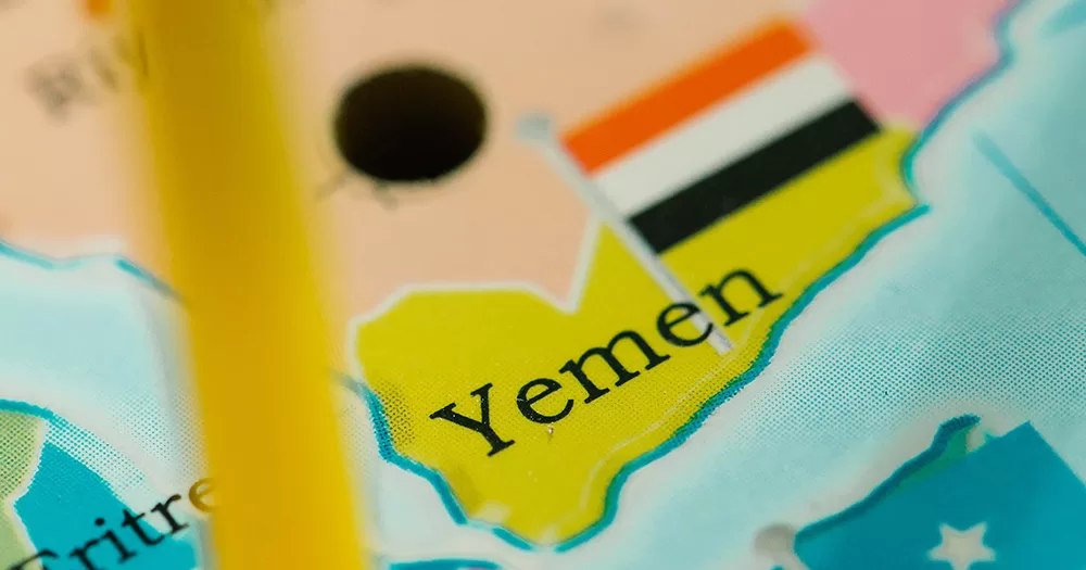 This article is about death sentences for homosexuality-related charges in Yemen. The image shows Yemen on a world map, with a Yemen flag also visible in the image.