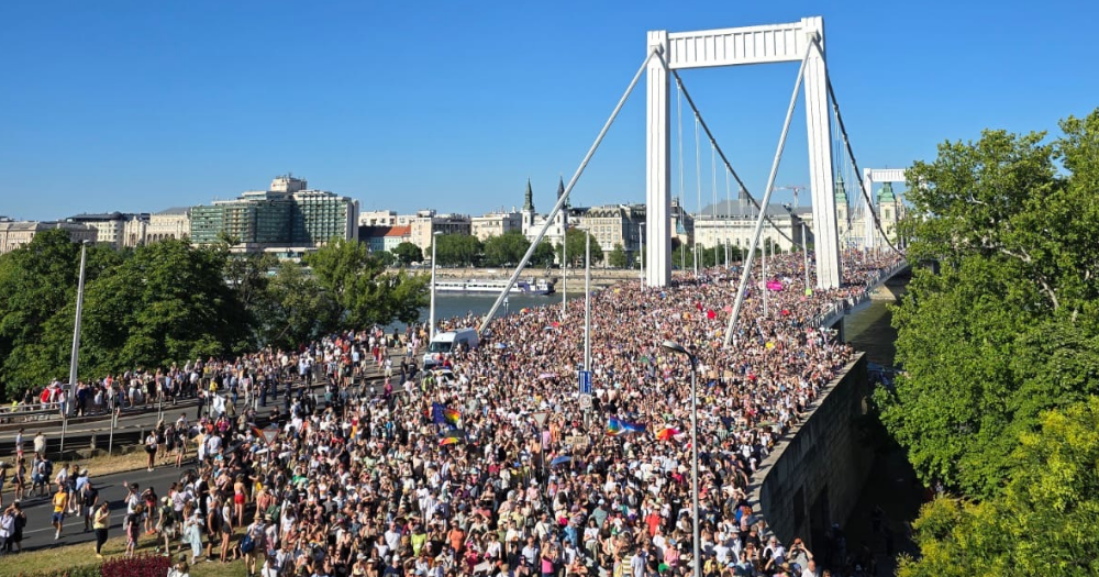 Image shows thousands marching at Budapest Pride, despite the looming Pride ban