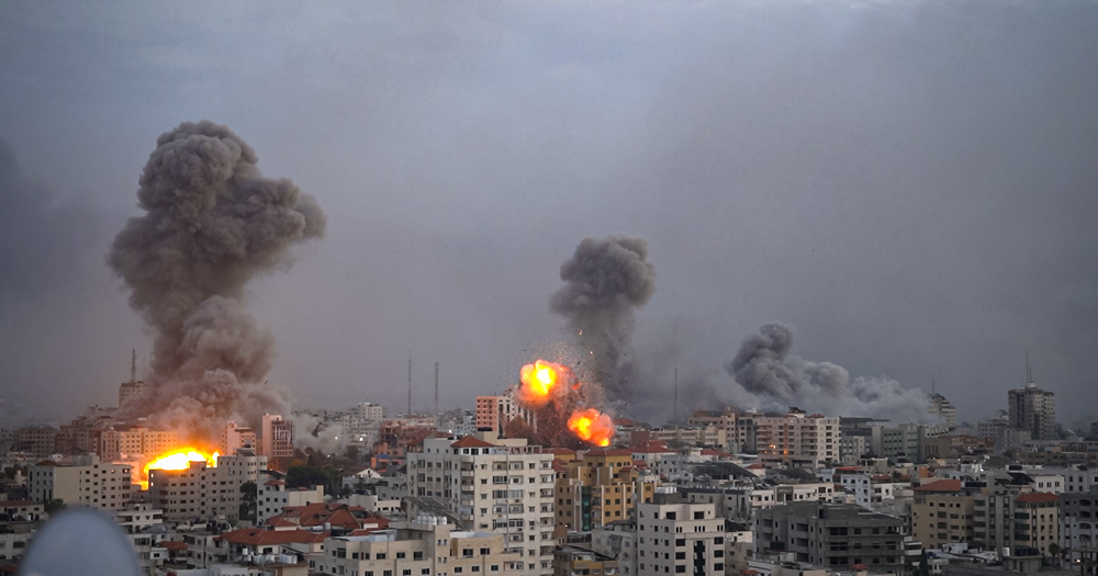 This article is about Israel's plans to take over Gaza City. In the image, a photo of an area of Gaza bombed by the Israeli military.