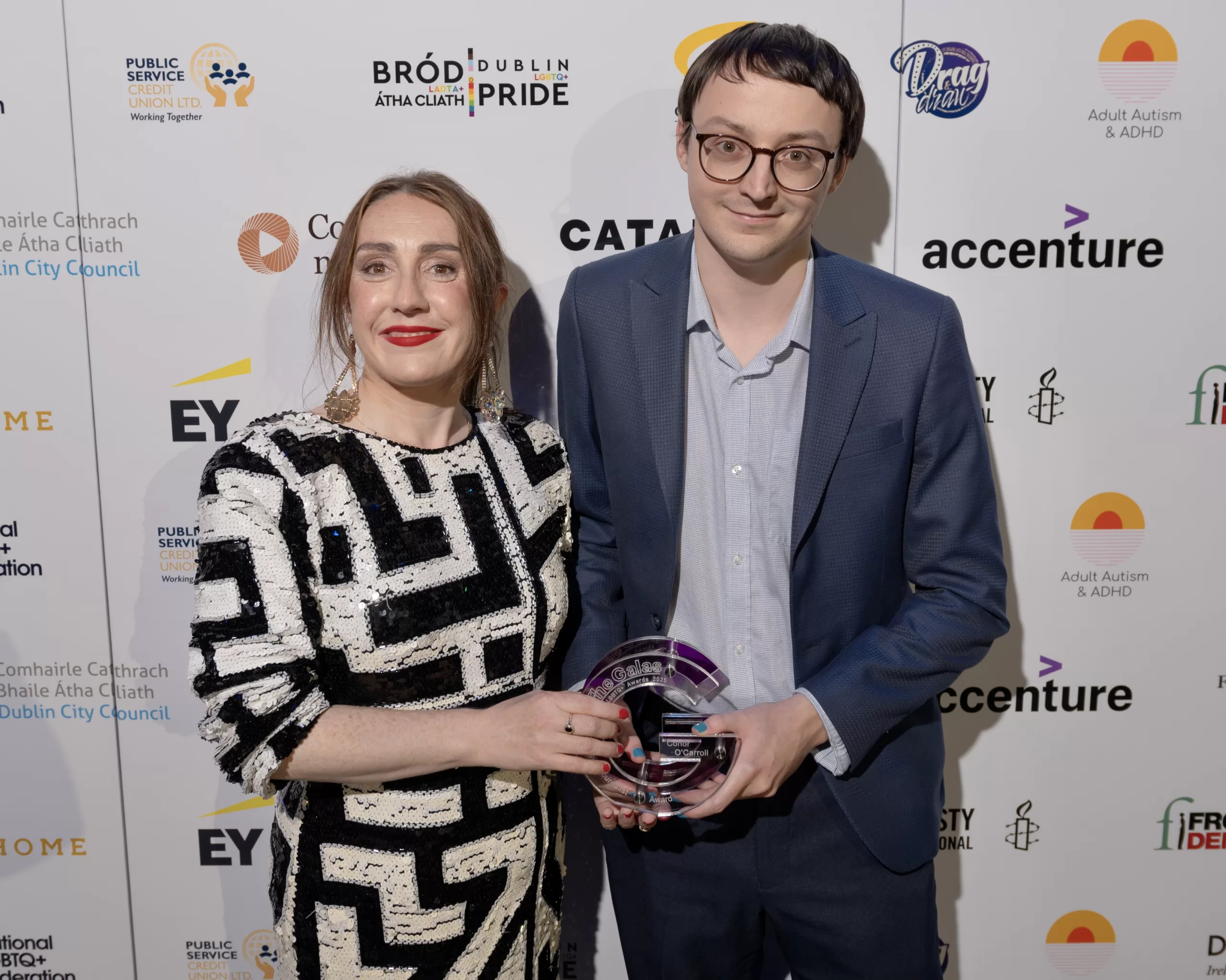 Emerging Journalist award winner Conor O’Carroll with a representative from Coimisiún na Meán at The GALAS 2025