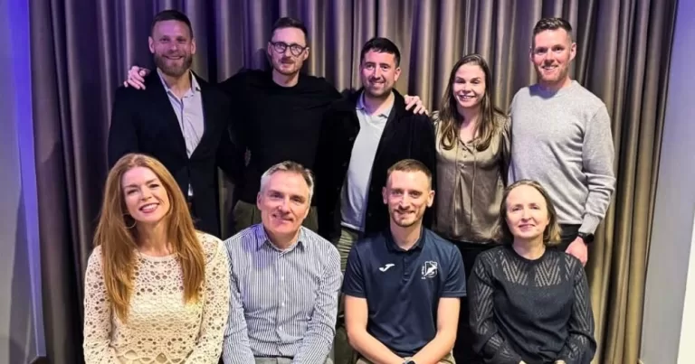 The Chairperson and Committee of Dublin Front Runners posing for a group photo.