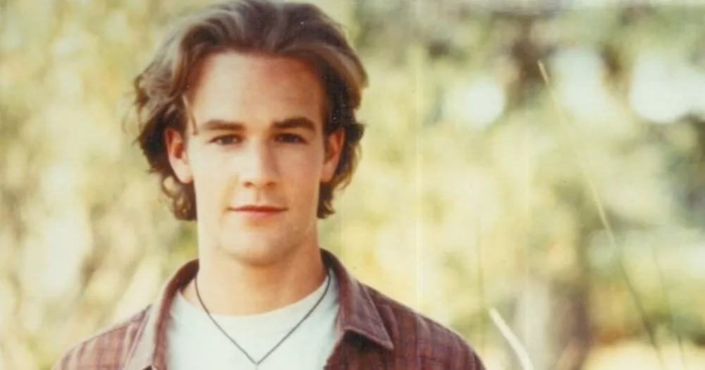 A young James Van Der Beek photographed outside.